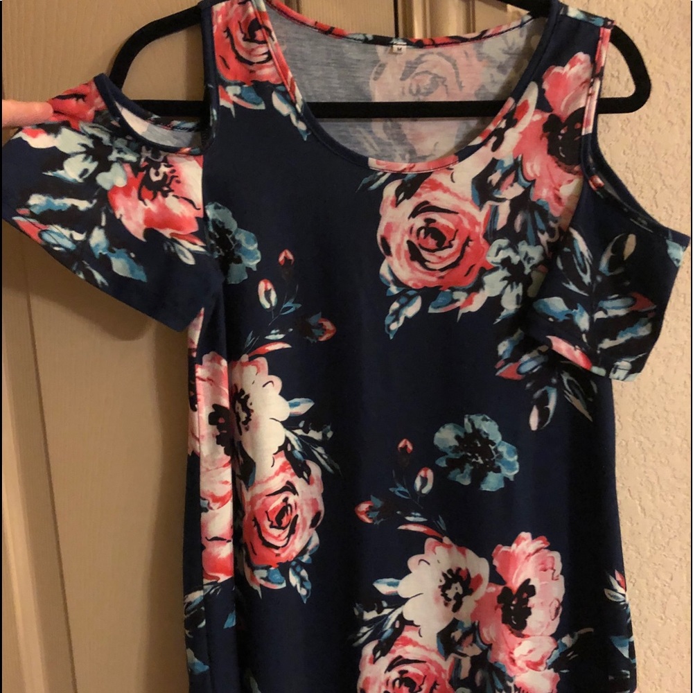 Like-New, Beautiful, Comfy Cold-Shoulder Shirt